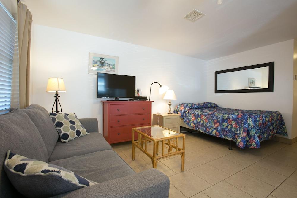 Dolphin Hotel Fort Myers Beach